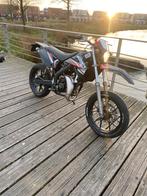 Rieju MRT 50 SM, Fietsen en Brommers, 6 versnellingen, Gebruikt, 50 cc, Ophalen