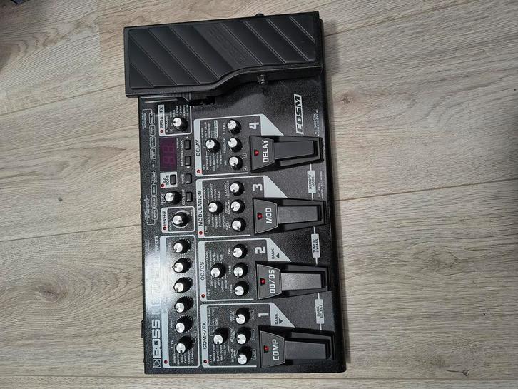 BOSS ME 70 Multi effect als nieuw, Muziek en Instrumenten, Effecten, Zo goed als nieuw, Distortion, Overdrive of Fuzz, Reverb