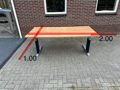 In hoogte verstelbaar bureau, Huis en Inrichting, Bureaus, Gebruikt, In hoogte verstelbaar, Ophalen