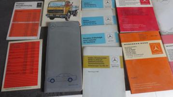 Groot lot tabellenboeken mercedes oldtimers beschikbaar voor biedingen