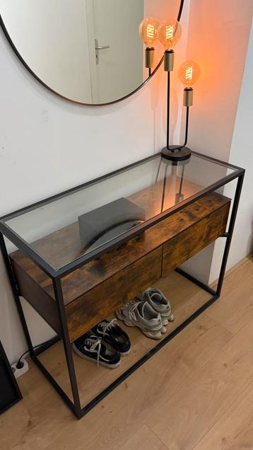 Industriele sidetable beschikbaar voor biedingen
