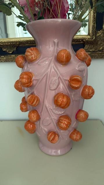 Pink orange vase  beschikbaar voor biedingen