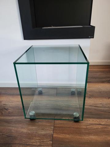Glazen salontafel  beschikbaar voor biedingen