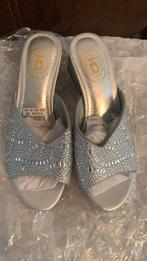 Hoge kwaliteit slippers voor kinderen, Kleding | Dames, Ophalen of Verzenden, Nieuw