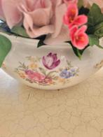 Romantisch bloemstuk in terrine kunstbloemen, Belle Vieille Brocante, Ophalen of Verzenden, Zo goed als nieuw, Jolandamonsieurs@gmail.com