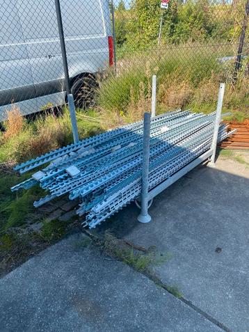 Afstandlijzen / afstandhouders kunststof tbv betonijzer beschikbaar voor biedingen