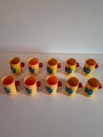 Coppia Holland mokken geel met rood en blauwe bloem., Nieuw, Ophalen of Verzenden, Overige stijlen, Overige materialen