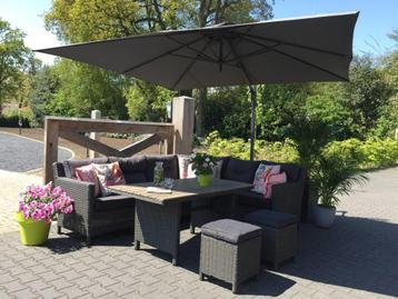 Nieuwe Madison zweefparasol 3 x 3m, granietvoet donker grijs beschikbaar voor biedingen