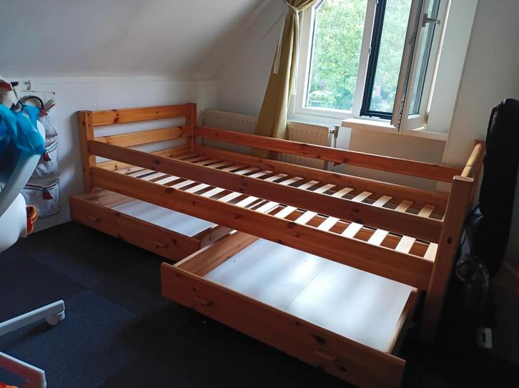 Stevig houten bed met laden - Flexa, Kinderen en Baby's, Kinderkamer | Bedden, Gebruikt, 180 cm of meer, 85 tot 100 cm, Lattenbodem