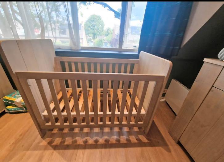 Complete babykamer - ledikant, commode, kledingkast, Kinderen en Baby's, Kinderkamer | Complete kinderkamers, Gebruikt, Jongetje of Meisje
