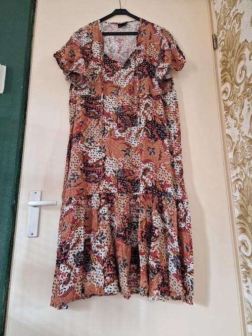 Als nieuw! Ophilia brons wit zwart elegante jurk met goud, Kleding | Dames, Jurken, Zo goed als nieuw, Maat 42/44 (L), Wit, Onder de knie