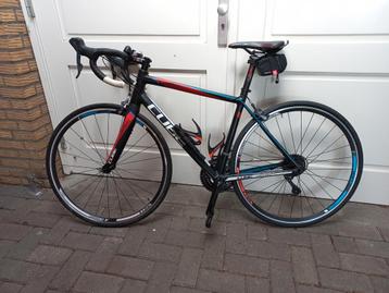 Racefiets Cube beschikbaar voor biedingen