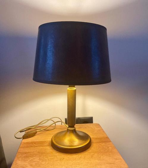 Mooie brons/messing tafellamp met ,lederlook, lampenkap, Huis en Inrichting, Lampen | Tafellampen, Zo goed als nieuw, Minder dan 50 cm