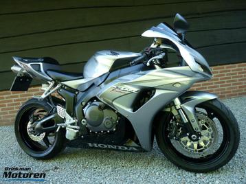 Keurige CBR 1000 RR Fireblade / CBR1000RR beschikbaar voor biedingen