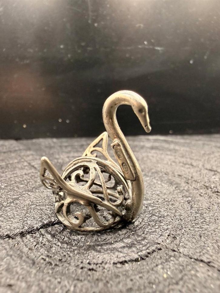 Miniatuur zilveren ajour zwaantje, Antiek en Kunst, Antiek | Goud en Zilver, Zilver, Ophalen of Verzenden