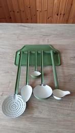 EMAILLE RESEDA GROENE LEPELREK MET GOUDEN BIES., Antiek en Kunst, Antiek | Emaille, Ophalen of Verzenden