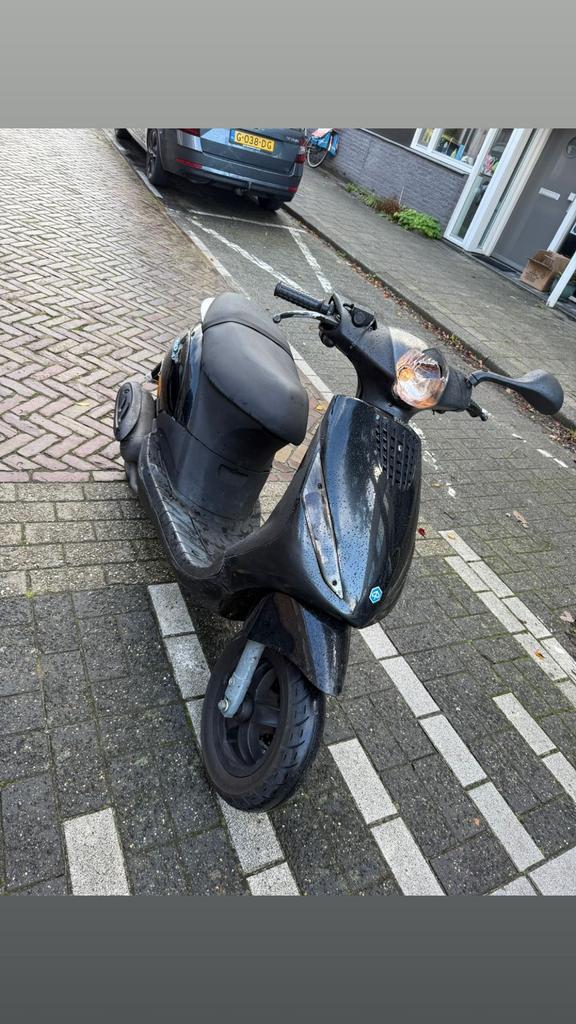 Zip 125cc 4t, Fietsen en Brommers, Scooters | Piaggio, Gebruikt, Zip, Maximaal 45 km/u, Benzine, Ophalen of Verzenden