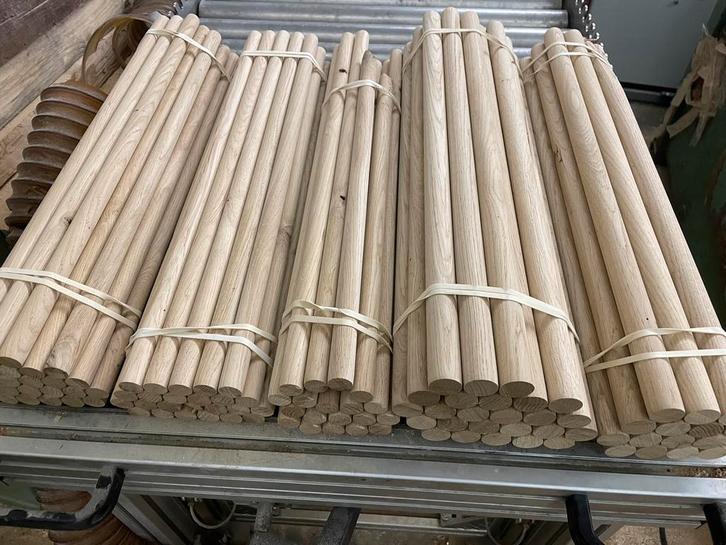 Partij eiken stokken rondhout 20 en 25mm, Hobby en Vrije tijd, Knutselen, Nieuw, Materiaal, Ophalen