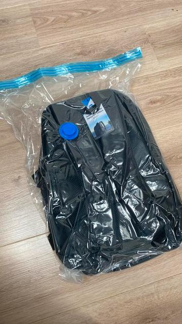 Camera rugtas beschikbaar voor biedingen