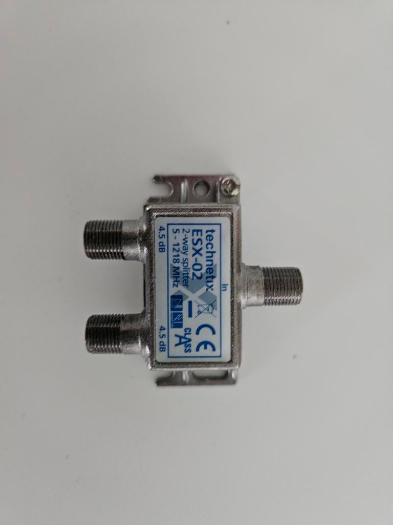Technetix ESX-02 2-weg splitter, Ophalen of Verzenden, Gebruikt, Minder dan 2 meter, Coaxiale kabel
