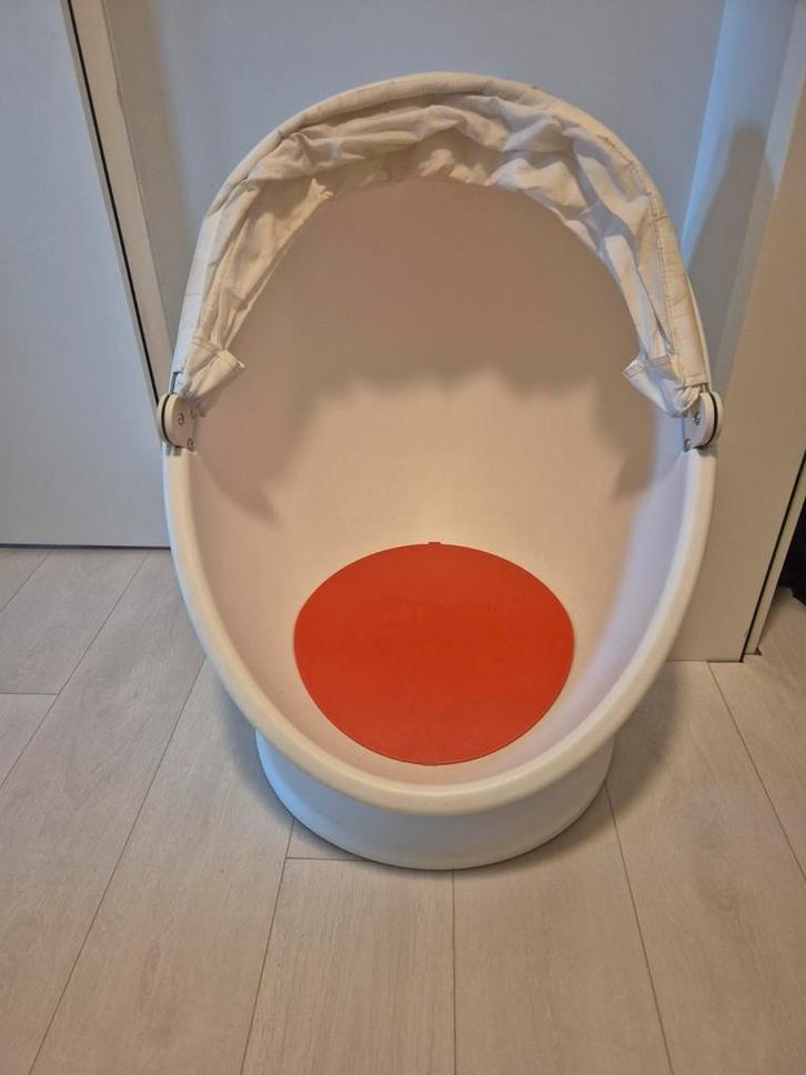 IKEA PS LÖMSK Draaifauteuil - Wit/Rood, Kinderen en Baby's, Kinderstoelen, Gebruikt, Overige typen, Ophalen
