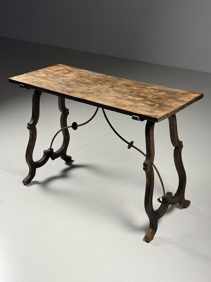Spaanse sidetable 19e eeuw, Antiek en Kunst, Antiek | Meubels | Tafels, Ophalen