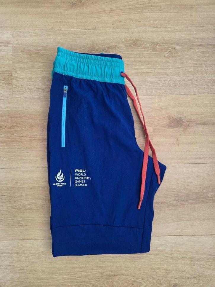 Trendy joggingbroek met opvallende details – Maat M, Kleding | Dames, Broeken en Pantalons, Zo goed als nieuw, Maat 38/40 (M)