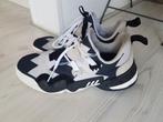 Adidas basketbal schoenen in size 42 2/3, Ophalen of Verzenden, Zo goed als nieuw, Schoenen