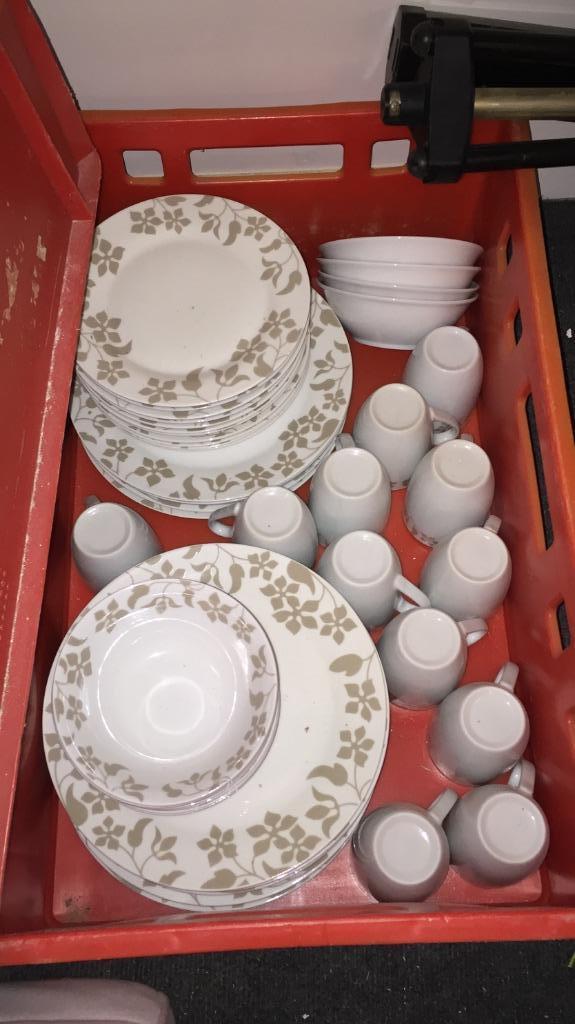 10 persoonsservies, Huis en Inrichting, Keuken | Servies, Nieuw, Compleet servies, Overige stijlen, Aardewerk, Ophalen