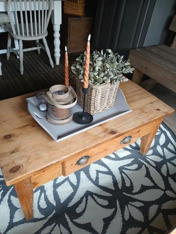 Houten salontafel 100 x 55 cm beschikbaar voor biedingen