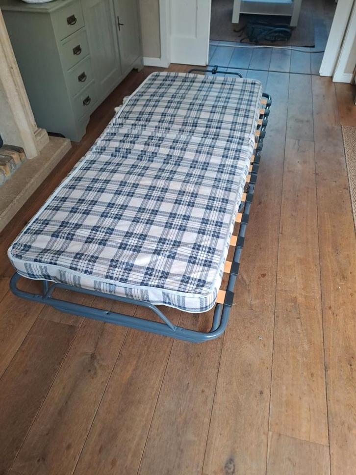 Inklapbed / Logeerbed 80x190 cm, Huis en Inrichting, Slaapkamer | Bedden, Ophalen