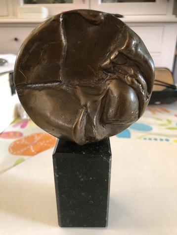 Bronzen beeldje beschikbaar voor biedingen