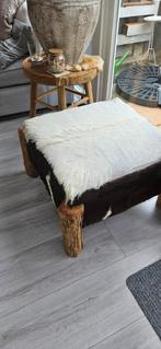 Mooie poef van koeienhuid, Huis en Inrichting, Banken | Voetenbanken en Poefen, Ophalen, Rond, 50 tot 75 cm, 50 tot 75 cm