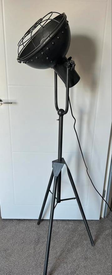 Industriele vloerlamp Goossens, grijs, zo goed als nieuw beschikbaar voor biedingen