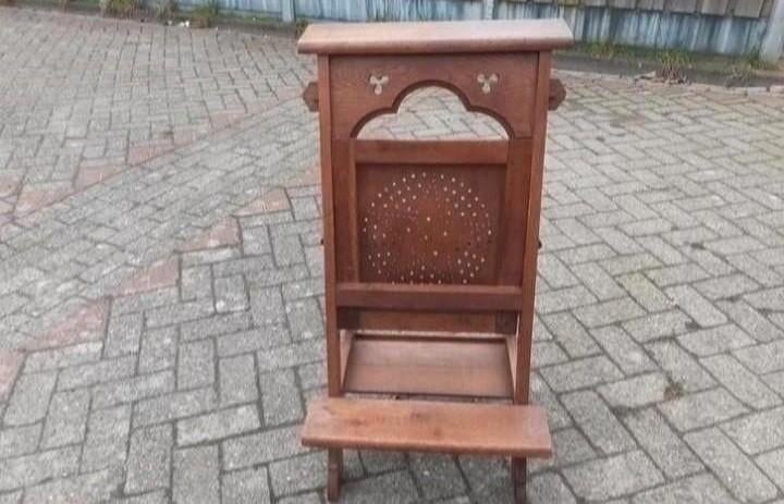 Antieke oude houten biechtstoel bidstoel, Antiek en Kunst, Ophalen of Verzenden