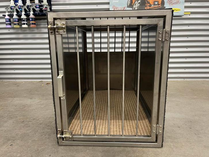 Robuuste RVS (reis)bench / kennel voor L/XL hond, Dieren en Toebehoren, Hondenbenches, Zo goed als nieuw, Ophalen