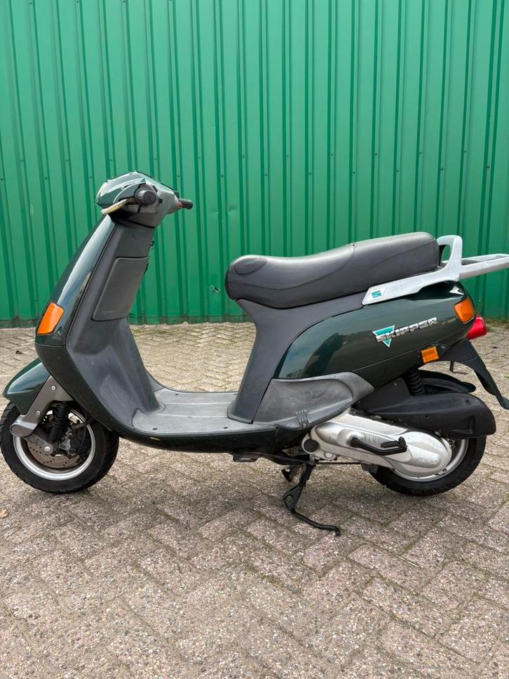 Piaggio SKR 125cc 1996 – 21078 km – Buitenlandse papieren, Motoren, Tuning en Styling, Ophalen of Verzenden