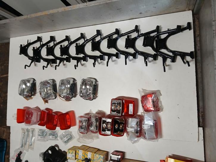 Peugeot fox onderdelen nieuw., Fietsen en Brommers, Brommeronderdelen | Scooters, Nieuw, Koplamp, Ophalen of Verzenden