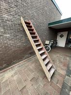 Oude vintage trap uit 1933 - massief hout, Doe-het-zelf en Verbouw, Ladders en Trappen, Ophalen, Gebruikt, Trap, 2 tot 4 meter