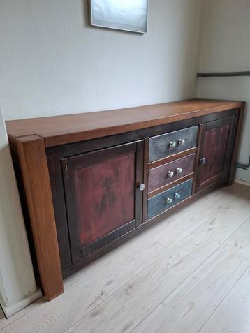 Dressoir met lades en deuren beschikbaar voor biedingen