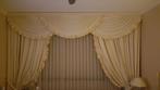 Gordijnen, draperie, embrasse, kap zacht geel satijn/creme, Huis en Inrichting, Stoffering | Gordijnen en Lamellen, Ophalen, 200 cm of meer