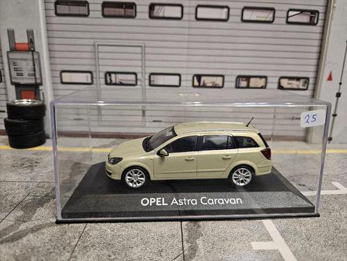 Minichamps Opel Astra Caravan 2004 1/43 in box, Hobby en Vrije tijd, Modelauto's | 1:43, Zo goed als nieuw, Auto, MiniChamps, Ophalen of Verzenden