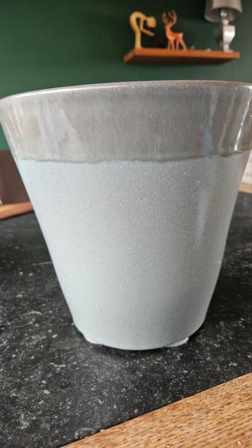 Grote Intratuin Bloempot - Waterdicht! beschikbaar voor biedingen