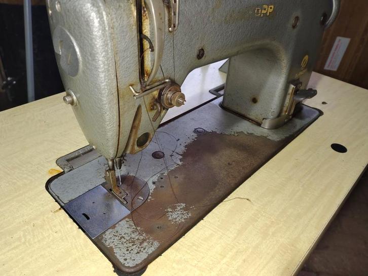 Industriële Naaimachine - OPP, Hobby en Vrije tijd, Naaimachines en Toebehoren, Gebruikt, Naaimachine, Overige merken, Industrieel