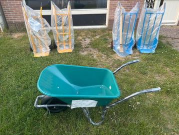 Kruiwagens, steekwagens, batsen en spades, VADERDAG!! beschikbaar voor biedingen