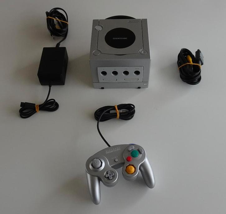 Nintendo GameCube in het Zilver compleet met Controller, Spelcomputers en Games, Spelcomputers | Nintendo GameCube, Zo goed als nieuw