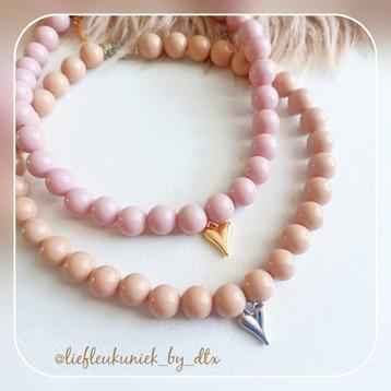 Nieuw! Chokers van 11/12mm acrylkralen met bedel RVS hart  beschikbaar voor biedingen