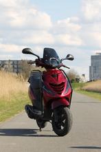 Full Option Piaggio Zip 2017 9600km bromkenteken, Fietsen en Brommers, Scooters | Piaggio, Ophalen, Gebruikt, Maximaal 45 km/u