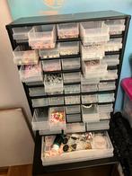 Kralen opbergvakken plus heel veel spulletjes, Ophalen of Verzenden, Zo goed als nieuw, Materiaal
