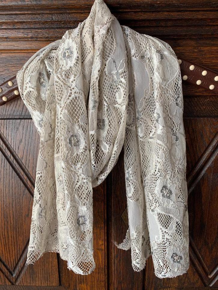 Leuke zomersjaal, shawl met open details; 155 x 45 cm, Kleding | Dames, Mutsen, Sjaals en Handschoenen, Zo goed als nieuw, Sjaal